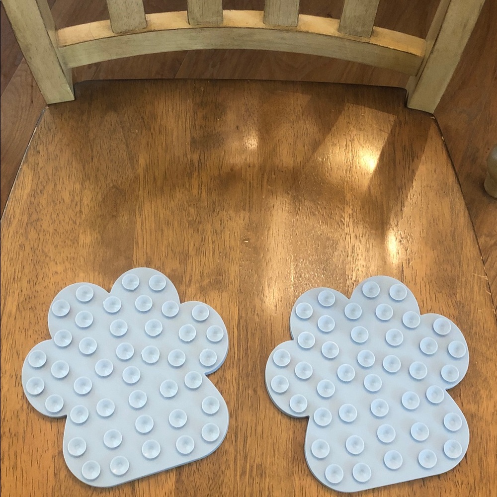 Silicone Paw-Shaped Trivets - Picture 2 of 3